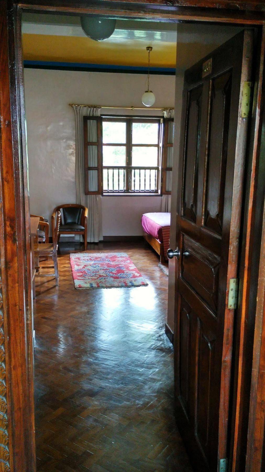 Hotel Vajra Катманду Екстер'єр фото